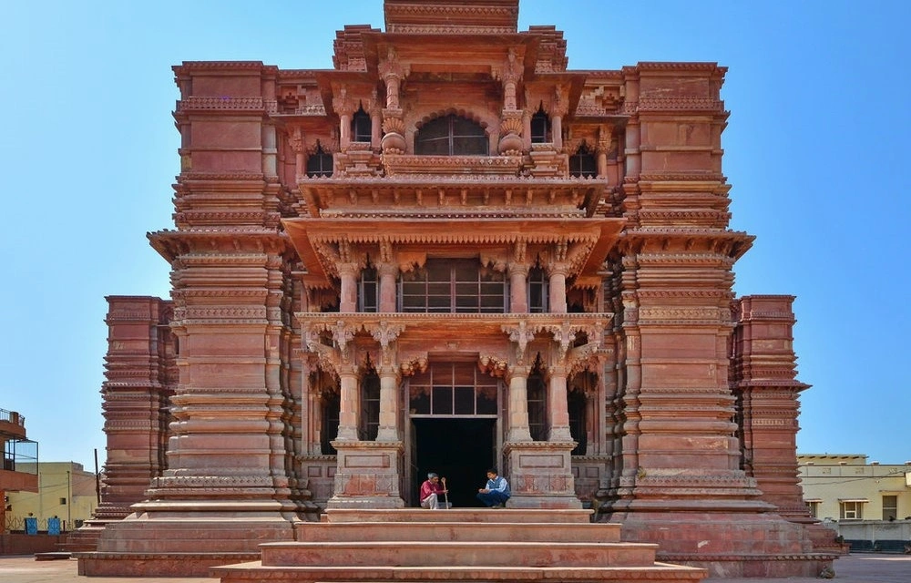 Hotel Baba Place at Govind Dev Ji Temple